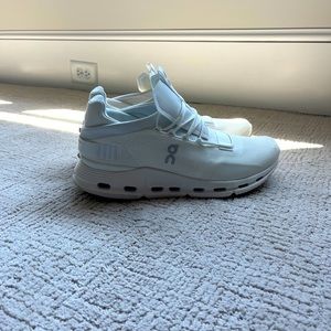 On cloud mens running shoes 11